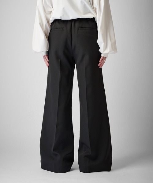 Lui's(ルイス)の「【Neucon】PINTUCK WIDE FLARE SLACKS / ピンタックワイドフレアスラックスパンツ(スラックス・メンズ・ブラック/チャコールグレー・2/1)」の8枚目の写真