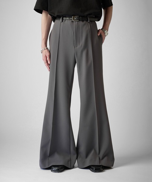 Lui's(ルイス)の「【Neucon】PINTUCK WIDE FLARE SLACKS / ピンタックワイドフレアスラックスパンツ(スラックス・メンズ・ブラック/チャコールグレー・2/1)」の12枚目の写真
