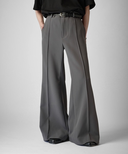 Lui's(ルイス)の「【Neucon】PINTUCK WIDE FLARE SLACKS / ピンタックワイドフレアスラックスパンツ(スラックス・メンズ・ブラック/チャコールグレー・2/1)」の14枚目の写真