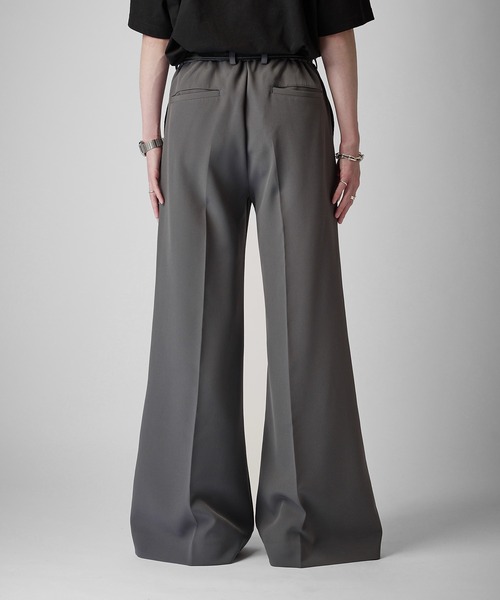 Lui's(ルイス)の「【Neucon】PINTUCK WIDE FLARE SLACKS / ピンタックワイドフレアスラックスパンツ(スラックス・メンズ・ブラック/チャコールグレー・2/1)」の20枚目の写真
