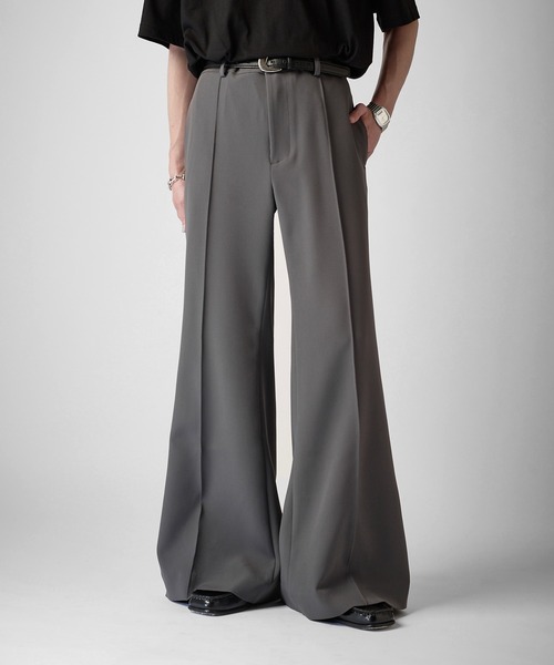 Lui's(ルイス)の「【Neucon】PINTUCK WIDE FLARE SLACKS / ピンタックワイドフレアスラックスパンツ(スラックス・メンズ・ブラック/チャコールグレー・2/1)」の13枚目の写真