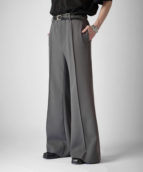 Lui's(ルイス)の「【Neucon】PINTUCK WIDE FLARE SLACKS / ピンタックワイドフレアスラックスパンツ(スラックス・メンズ・ブラック/チャコールグレー・2/1)」の15枚目の写真