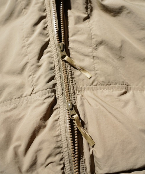 made in standard (メイドインスタンダード)の「MADE IN STANDARD / メイドインスタンダード PCU LEVEL7 TYPE1 DOWN JACKET レベル7 タイプ1 ダウンジャケット(ダウンジャケット/コート・メンズ・グレー系その他/ブラウン/ホワイト/ブラック・X-SMALL/LARGE/MEDIUM/SMALL)」の6枚目の写真