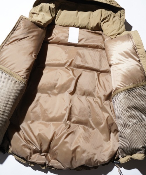 made in standard (メイドインスタンダード)の「MADE IN STANDARD / メイドインスタンダード PCU LEVEL7 TYPE1 DOWN JACKET レベル7 タイプ1 ダウンジャケット(ダウンジャケット/コート・メンズ・グレー系その他/ブラウン/ホワイト/ブラック・X-SMALL/LARGE/MEDIUM/SMALL)」の7枚目の写真