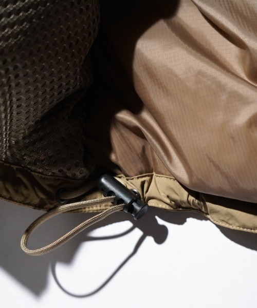 made in standard (メイドインスタンダード)の「MADE IN STANDARD / メイドインスタンダード PCU LEVEL7 TYPE1 DOWN JACKET レベル7 タイプ1 ダウンジャケット(ダウンジャケット/コート・メンズ・グレー系その他/ブラウン/ホワイト/ブラック・X-SMALL/LARGE/MEDIUM/SMALL)」の10枚目の写真