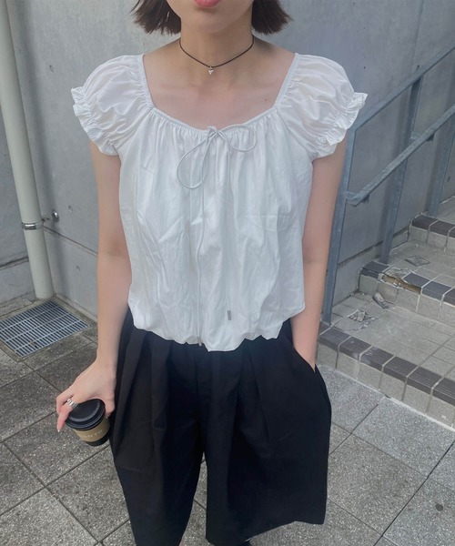 ISOOK(アイスー)の「フリルバルーンブラウス(kiharu select) / 2way オフショルダー パフスリーブ フレンチスリーブ リボン シアー 透け感(シャツ/ブラウス・レディース・ブラック/ホワイト・FREE)」の6枚目の写真