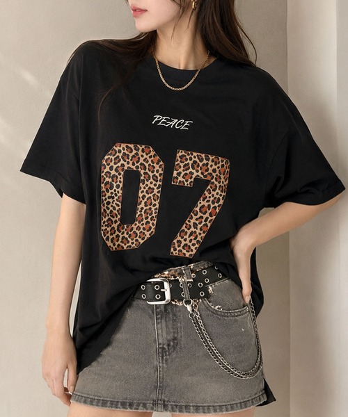 GLAMOROUS JANE(グラマラスジェーン)の「レオパード柄ナンバリングTシャツ(Tシャツ/カットソー・レディース・グレー/ホワイト/ブラック・FREE)」の7枚目の写真