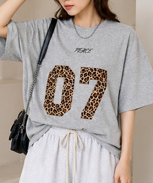 GLAMOROUS JANE(グラマラスジェーン)の「レオパード柄ナンバリングTシャツ(Tシャツ/カットソー・レディース・グレー/ホワイト/ブラック・FREE)」の9枚目の写真