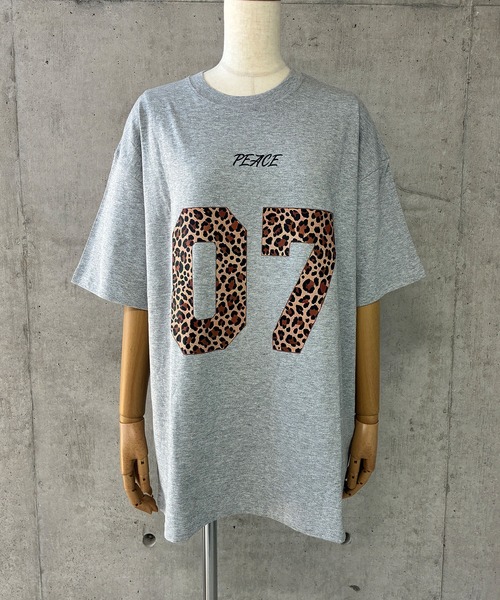 GLAMOROUS JANE(グラマラスジェーン)の「レオパード柄ナンバリングTシャツ(Tシャツ/カットソー・レディース・グレー/ホワイト/ブラック・FREE)」の16枚目の写真