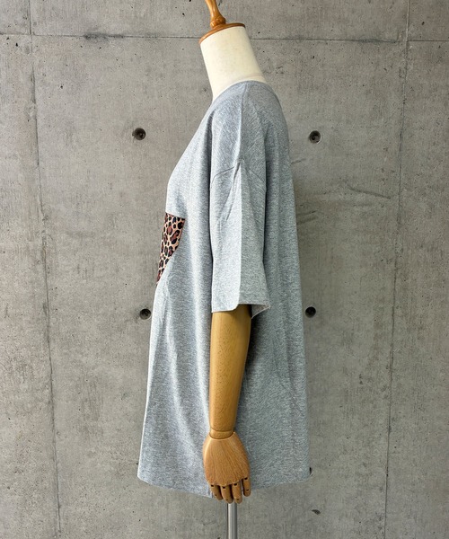 GLAMOROUS JANE(グラマラスジェーン)の「レオパード柄ナンバリングTシャツ(Tシャツ/カットソー・レディース・グレー/ホワイト/ブラック・FREE)」の17枚目の写真