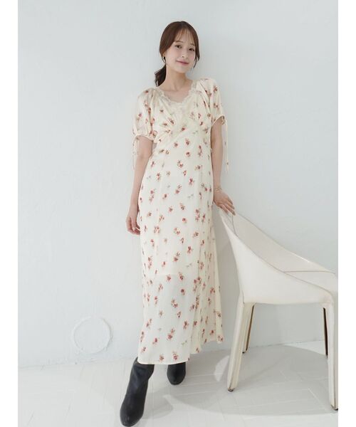LAGUNAMOON(ラグナムーン)の「レーストリムパフスリーブサテンワンピース(ワンピース・レディース・アイボリー/グリーン/ブラック・MEDIUM/SMALL)」の18枚目の写真
