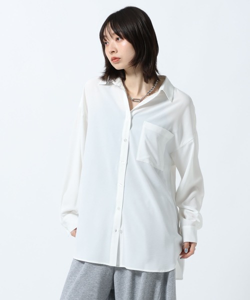 PAGEBOY(ページボーイ)の「メルティシャツ(シャツ/ブラウス・レディース・オフホワイト/ブラック/ターコイズブルー・FREE)」の6枚目の写真