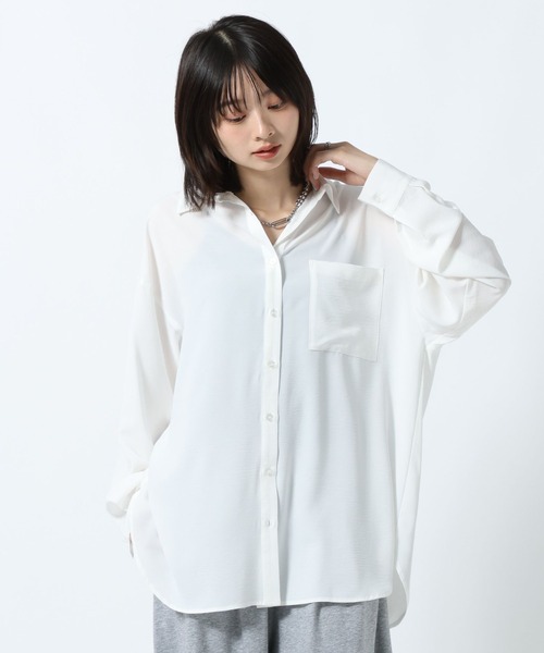 PAGEBOY(ページボーイ)の「メルティシャツ(シャツ/ブラウス・レディース・オフホワイト/ブラック/ターコイズブルー・FREE)」の4枚目の写真