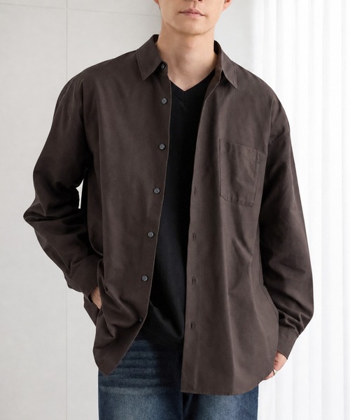MONO-MART(モノマート)の「【EASY COMFORTシリーズ】ロイヤルオックス オーバーサイズ レギュラーカラー長袖シャツ<UVカット・イージーケア>(シャツ/ブラウス・メンズ・サックスブルー/オフホワイト/グレー系/ダークネイビー/ブラウン系/チャコール・L/S/M)」の5枚目の写真