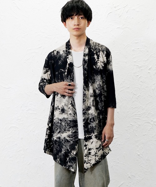 MinoriTY(マイノリティ)の「【MinoriTY】タイダイ染めドレープカーデガン メンズ 夏服 ユニセックス 半袖(カーディガン/ボレロ・メンズ・ホワイト系その他/ブラック系その他/レッド系その他・M/L)」の2枚目の写真