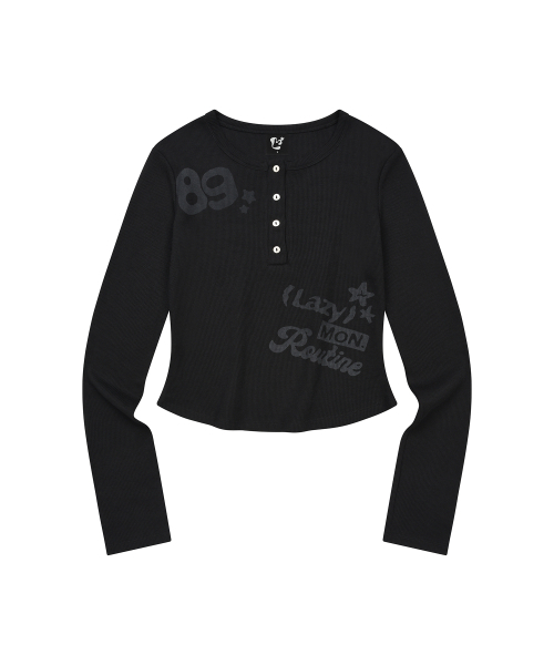 LMR（エルエムアール）の「レタリンググラフィックワッフルヘンリーネック長袖TシャツBLACK（Tシャツ/カットソー・レディース・ブラック・MEDIUM/SMALL）」の2枚目の写真