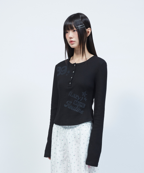 LMR（エルエムアール）の「レタリンググラフィックワッフルヘンリーネック長袖TシャツBLACK（Tシャツ/カットソー・レディース・ブラック・MEDIUM/SMALL）」の12枚目の写真