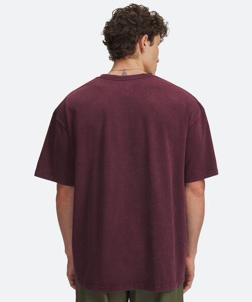 UNDER ARMOUR(アンダーアーマー)の「UAヘビーウェイト オーバーサイズ ウォッシュ ショートスリーブ Tシャツ(ライフスタイル/メンズ)(Tシャツ/カットソー・メンズ・レッド・XL/L/S/M/2XL/3XL)」の2枚目の写真