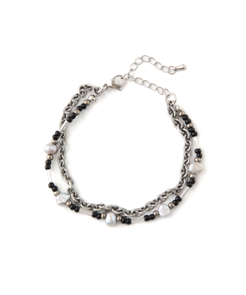DNSR(ディーエヌエスアール)の「Layered Beaded Bracelet Black(ブレスレット・メンズ・その他・OS)」の1枚目の写真
