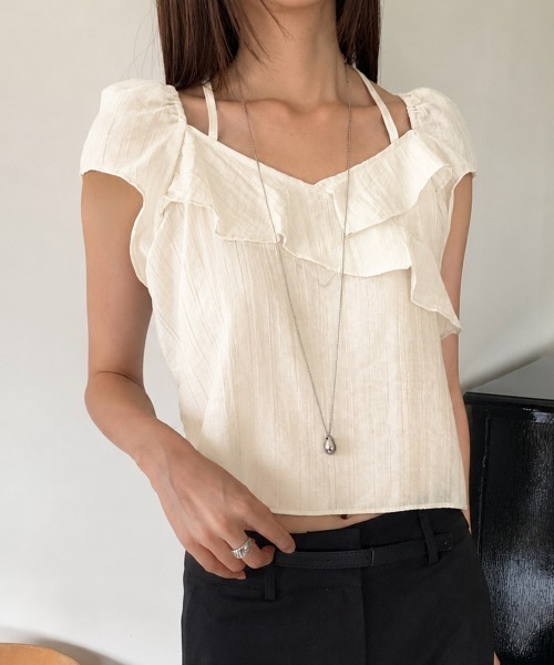 LOENNE(ロエヌ)の「Ruffle Puff Blouse / フリルパフブラウス(Tシャツ/カットソー・レディース・アイボリー/グレー/ブラック・FREE)」の4枚目の写真