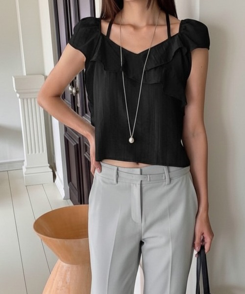 LOENNE(ロエヌ)の「Ruffle Puff Blouse / フリルパフブラウス(Tシャツ/カットソー・レディース・アイボリー/グレー/ブラック・FREE)」の13枚目の写真