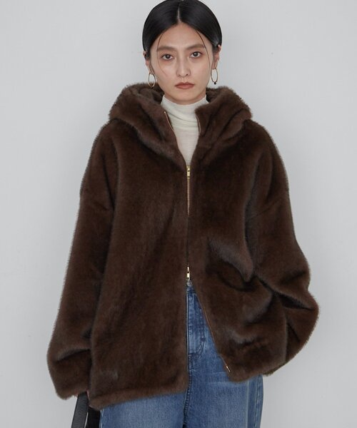 LOUNGEDRESS（ラウンジドレス）の「《WEB限定》フードフェイクファーブルゾン（ブルゾン・レディース・ブラウン/ベージュ・36/38）」の6枚目の写真