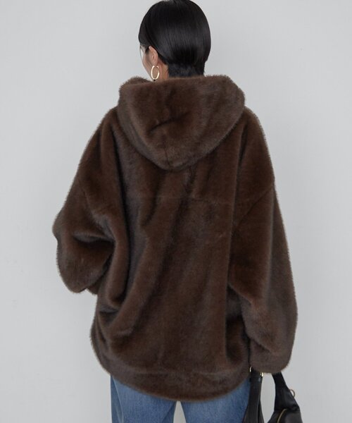 LOUNGEDRESS（ラウンジドレス）の「《WEB限定》フードフェイクファーブルゾン（ブルゾン・レディース・ブラウン/ベージュ・36/38）」の8枚目の写真