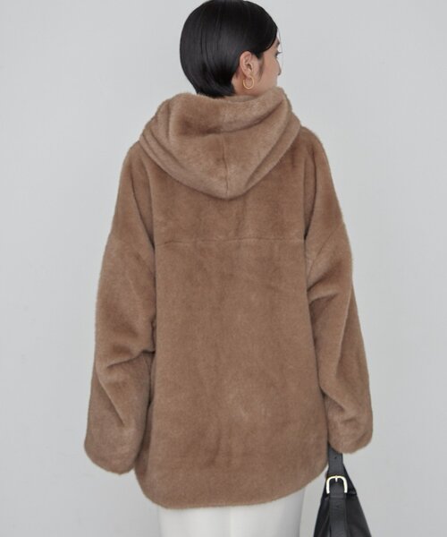 LOUNGEDRESS（ラウンジドレス）の「《WEB限定》フードフェイクファーブルゾン（ブルゾン・レディース・ブラウン/ベージュ・36/38）」の16枚目の写真