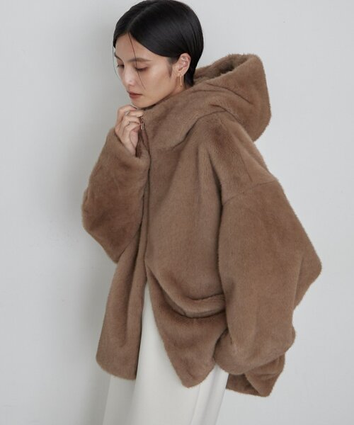 LOUNGEDRESS（ラウンジドレス）の「《WEB限定》フードフェイクファーブルゾン（ブルゾン・レディース・ブラウン/ベージュ・36/38）」の17枚目の写真