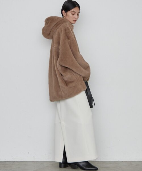 LOUNGEDRESS（ラウンジドレス）の「《WEB限定》フードフェイクファーブルゾン（ブルゾン・レディース・ブラウン/ベージュ・36/38）」の20枚目の写真