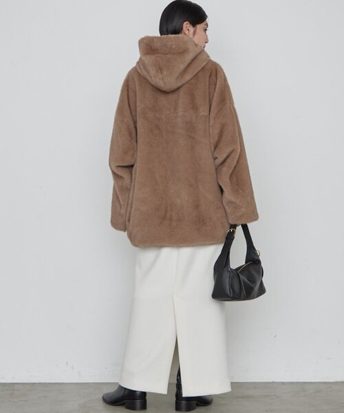 LOUNGEDRESS（ラウンジドレス）の「《WEB限定》フードフェイクファーブルゾン（ブルゾン・レディース・ブラウン/ベージュ・36/38）」の21枚目の写真