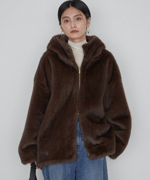 LOUNGEDRESS（ラウンジドレス）の「《WEB限定》フードフェイクファーブルゾン（ブルゾン・レディース・ブラウン/ベージュ・36/38）」の3枚目の写真
