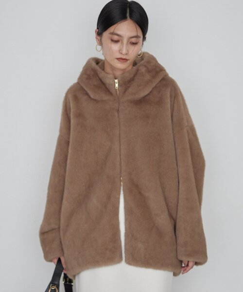 LOUNGEDRESS（ラウンジドレス）の「《WEB限定》フードフェイクファーブルゾン（ブルゾン・レディース・ブラウン/ベージュ・36/38）」の4枚目の写真