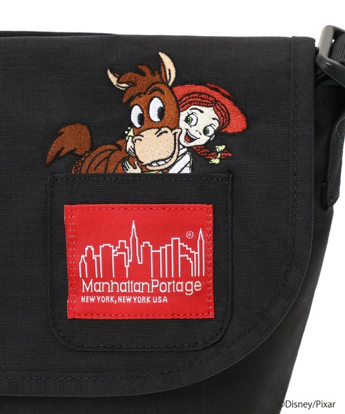 Manhattan Portage（マンハッタンポーテージ）の「NYLON MESSENGER BAG JR (SM) BP W/DIV MGNT 500D CORDURA / TOY / 26（メッセンジャーバッグ・レディース・ブラック・SMALL）」の11枚目の写真
