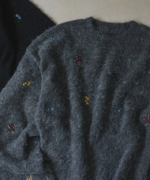 SHENERY（シーナリー）の「刺繍ビジューニットプルオーバー（ニット/セーター・レディース・ブラック/グレー・FREE）」の8枚目の写真