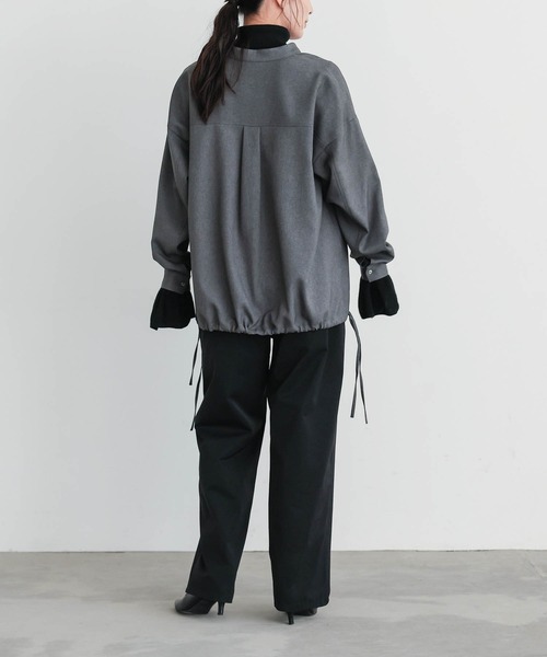 for/c(フォーシー)の「ドロストスキッパーブラウス【サスティナブル】(シャツ/ブラウス・レディース・ライトグレー/チャコール・M/L)」の18枚目の写真