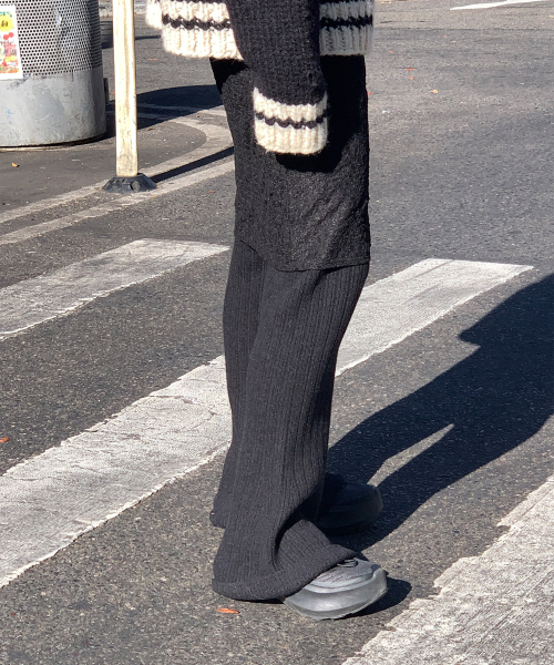 haag（ヘイグ）の「slender knit pants (black)（その他パンツ・レディース・その他・FREE）」の2枚目の写真