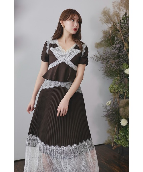Her lip to（ハーリップトゥー）の「Giulia Lace Pleated Dress（ワンピース・レディース・ブラウン系・S/M）」の2枚目の写真