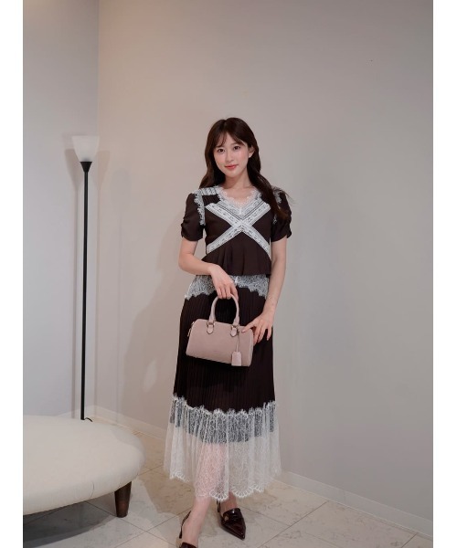 Her lip to（ハーリップトゥー）の「Giulia Lace Pleated Dress（ワンピース・レディース・ブラウン系・S/M）」の12枚目の写真