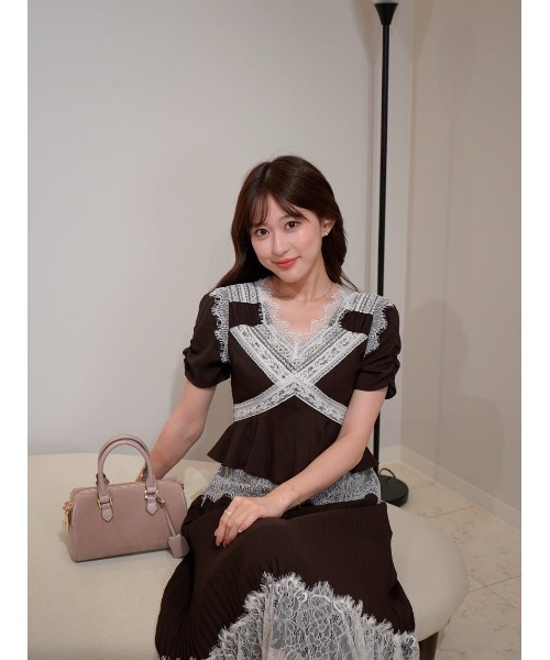 Her lip to（ハーリップトゥー）の「Giulia Lace Pleated Dress（ワンピース・レディース・ブラウン系・S/M）」の13枚目の写真