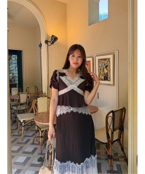 Her lip to（ハーリップトゥー）の「Giulia Lace Pleated Dress（ワンピース・レディース・ブラウン系・S/M）」の11枚目の写真