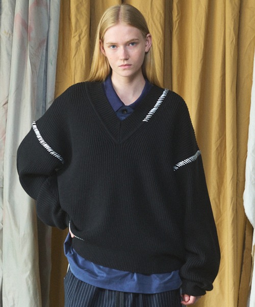 MAISON SPECIAL(メゾンスペシャル)の「《UNISEX》ハンドステッチプライムオーバーVネックニット/Hand Stitch Prime-Over V-neck Knit Tops【MAISON SPECIAL/メゾンスペシャル】(ニット/セーター・メンズ・ブルー/チャコールグレー/ブラック/ダークパープル・0/1/2)」の2枚目の写真