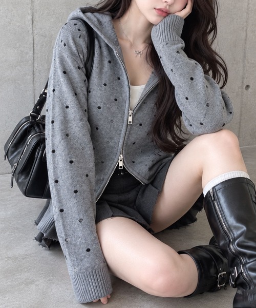 GLAMOROUS JANE(グラマラスジェーン)の「ドットジャガードダブルジップニットパーカー(パーカー・レディース・ベージュ/ブラック/グレー・FREE)」の2枚目の写真