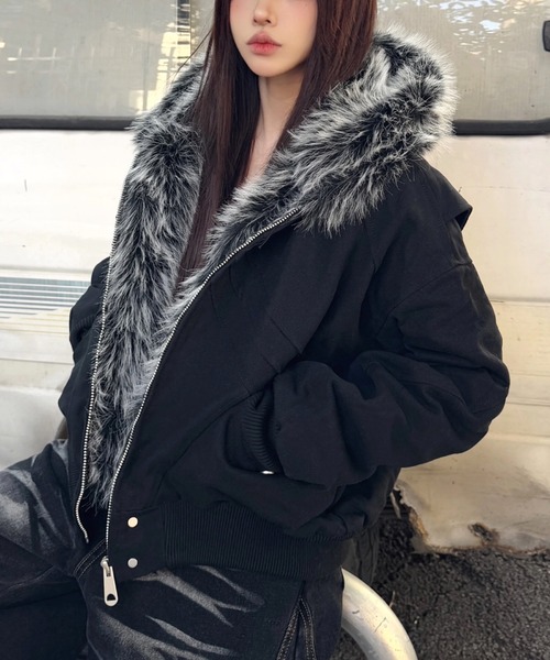 SHEENA(シーナ)の「ボリュームファージップアップブルゾン(ブルゾン・レディース・アイボリー/ブラック・M)」の1枚目の写真