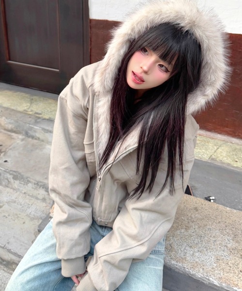 SHEENA(シーナ)の「ボリュームファージップアップブルゾン(ブルゾン・レディース・アイボリー/ブラック・M)」の13枚目の写真