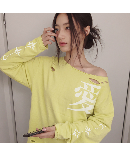 GRAVER（グレーバー）の「[WOMAN]LUV ダメージ ワンショルダー ロングスリーブ_2color（Tシャツ/カットソー・レディース・チャコール/イエロー・FREE）」の2枚目の写真