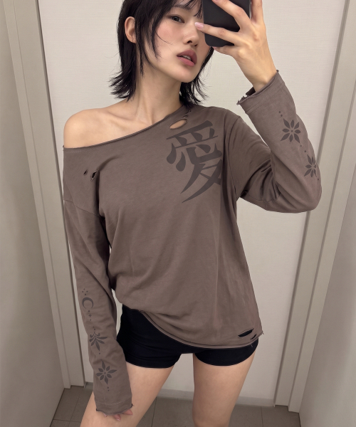 GRAVER（グレーバー）の「[WOMAN]LUV ダメージ ワンショルダー ロングスリーブ_2color（Tシャツ/カットソー・レディース・チャコール/イエロー・FREE）」の5枚目の写真