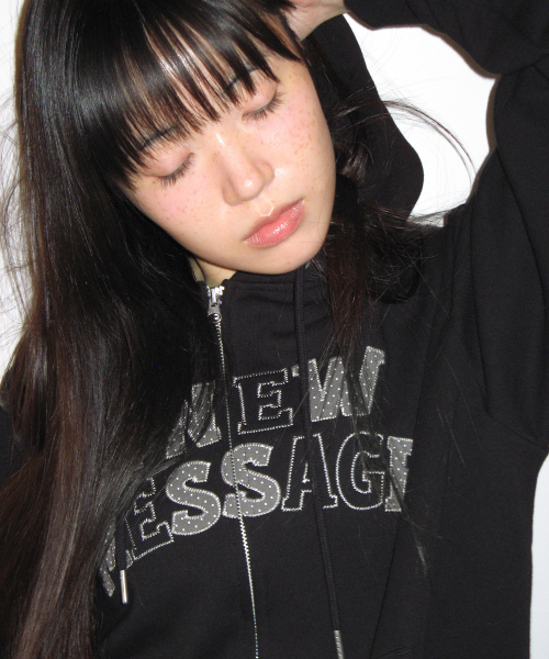 AMESWORLDWIDE(アメスワールドワイド)の「NEW MESSAGE フーディー ジップアップ ブラック(パーカー・レディース・その他・SMALL/MEDIUM/LARGE)」の2枚目の写真