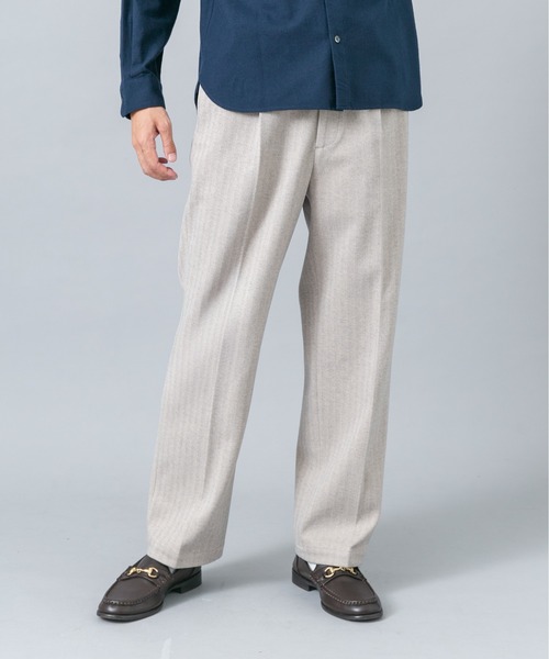 URBAN RESEARCH ROSSO MEN(アーバンリサーチロッソメン)の「『XLサイズあり』ストレッチヘリンボーン1タックワイドスラックス(スラックス・メンズ・アイボリー/ベージュ系その他/チャコールグレー・MEDIUM/LARGE/X-LARGE)」の2枚目の写真