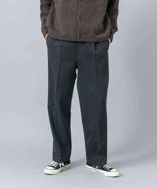 URBAN RESEARCH ROSSO MEN(アーバンリサーチロッソメン)の「『XLサイズあり』ストレッチヘリンボーン1タックワイドスラックス(スラックス・メンズ・アイボリー/ベージュ系その他/チャコールグレー・MEDIUM/LARGE/X-LARGE)」の11枚目の写真